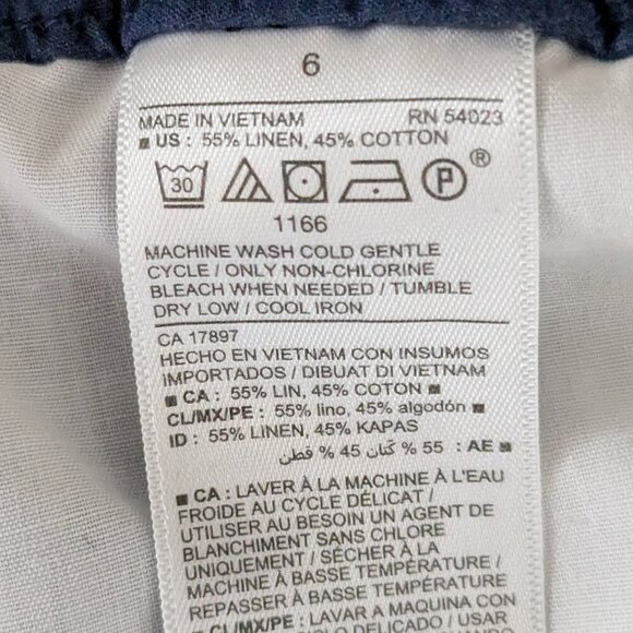 OLD NAVY Blue Linen Blend Mid-Rise Chambray Shorts; Size 6 - Picture 4 of 4